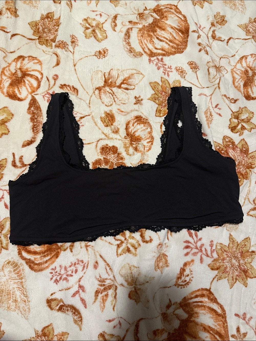 SKIMS Fits Everybody Lace Square Neck Bralette in Onyx